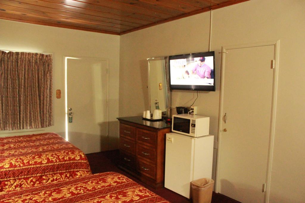 Budget Inn -เยอเรกา ภายนอก รูปภาพ