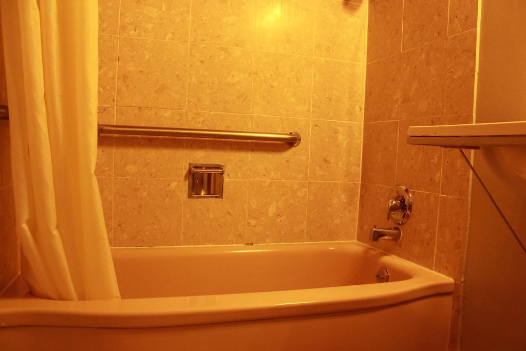 Budget Inn -เยอเรกา ภายนอก รูปภาพ