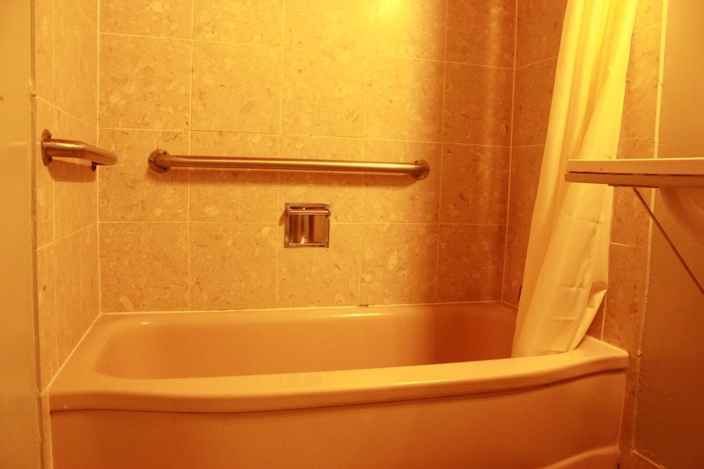 Budget Inn -เยอเรกา ภายนอก รูปภาพ